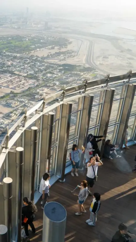 Burj Khalifa At The Top Silver (Level 124, 125) — photo 8 of 9