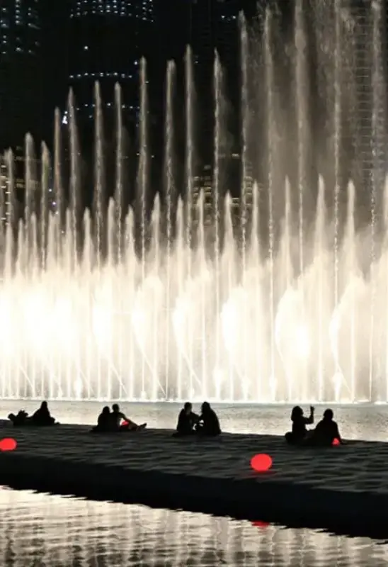 Dubai Fountain Walk Bridge — photo 3 of 7