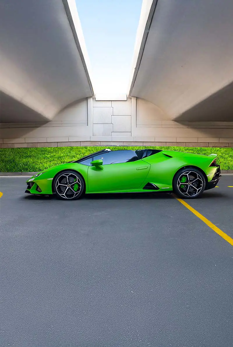 Lamborghini — photo 4 of 6