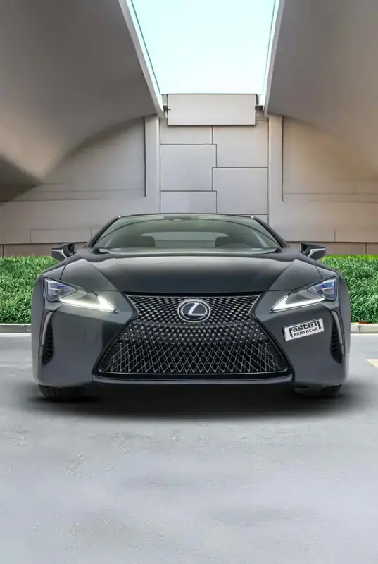 Lexus LC 500 — photo 1 of 4