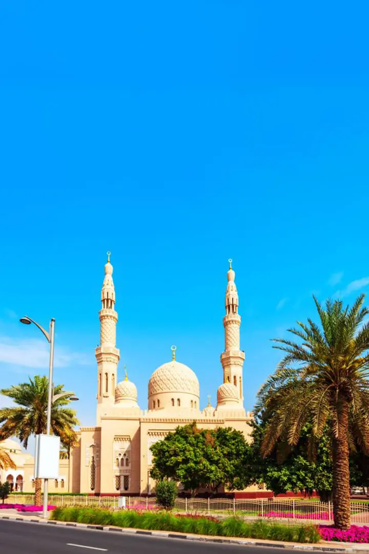 Dubai Abu Dhabi — Dubai tour experience with Flyout Tours