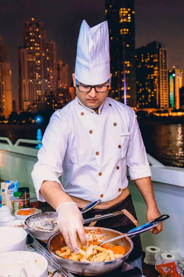 Dubai Marina Dinner Cruise at Lotus Mega Yacht — photo 5 of 6