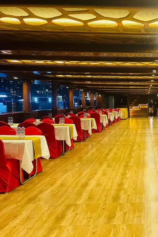 Dubai Marina Dinner Dhow Cruise at Ocean Empress — photo 3 of 4