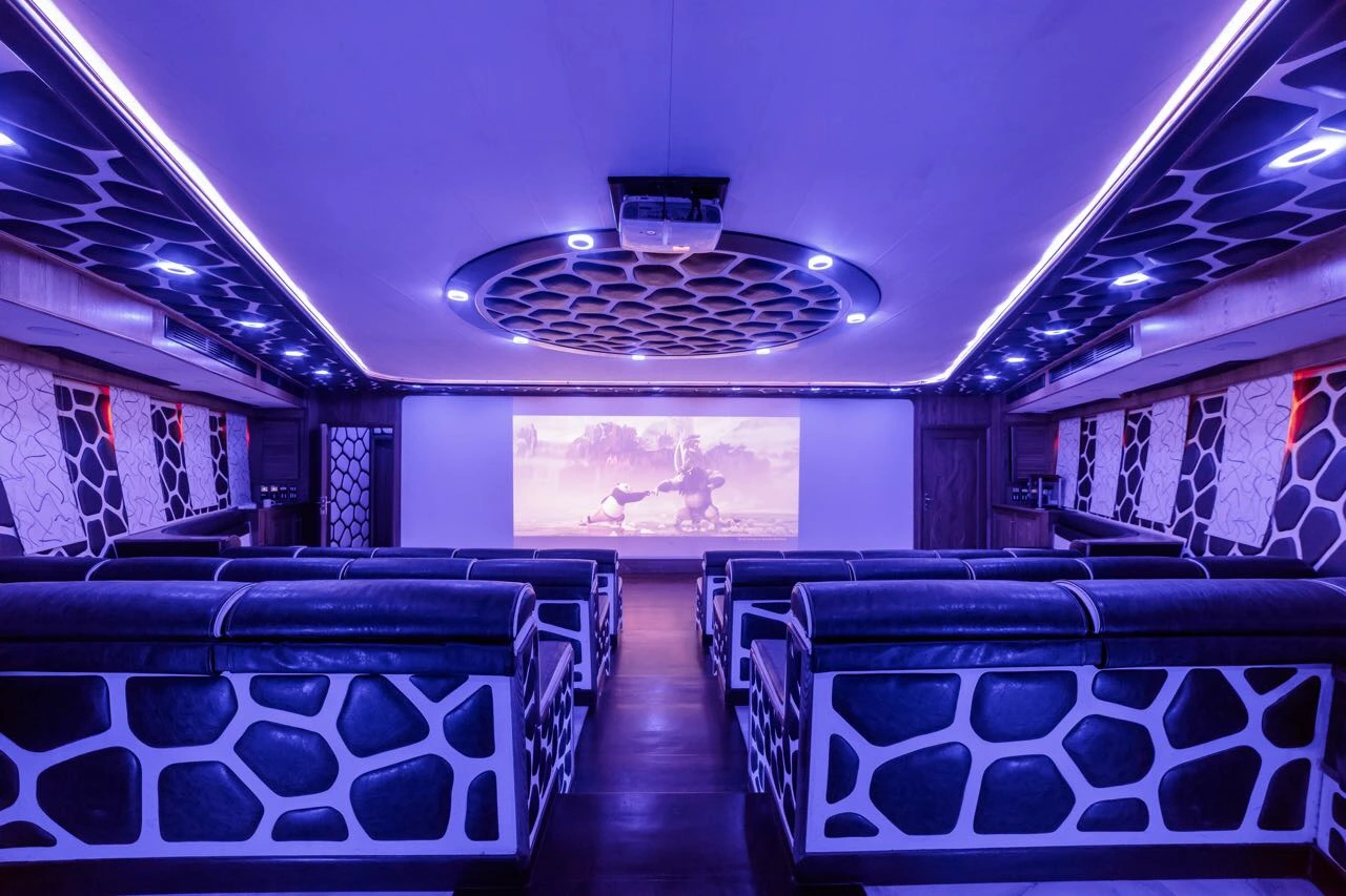 Lotus Mega Yacht Dinner Cruise — photo 14 of 17