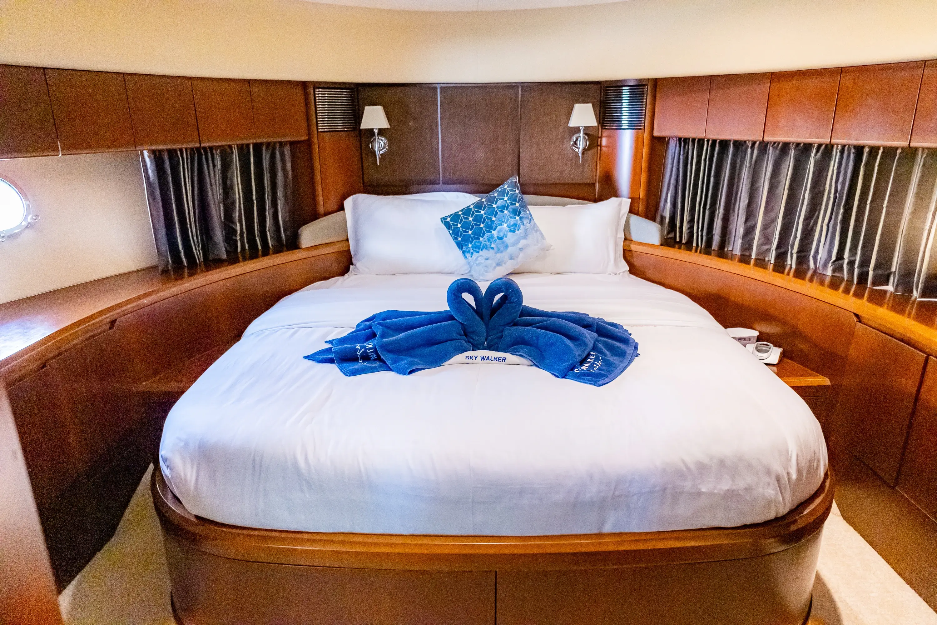 Amotea Luxury Yacht Charter — photo 3 of 7
