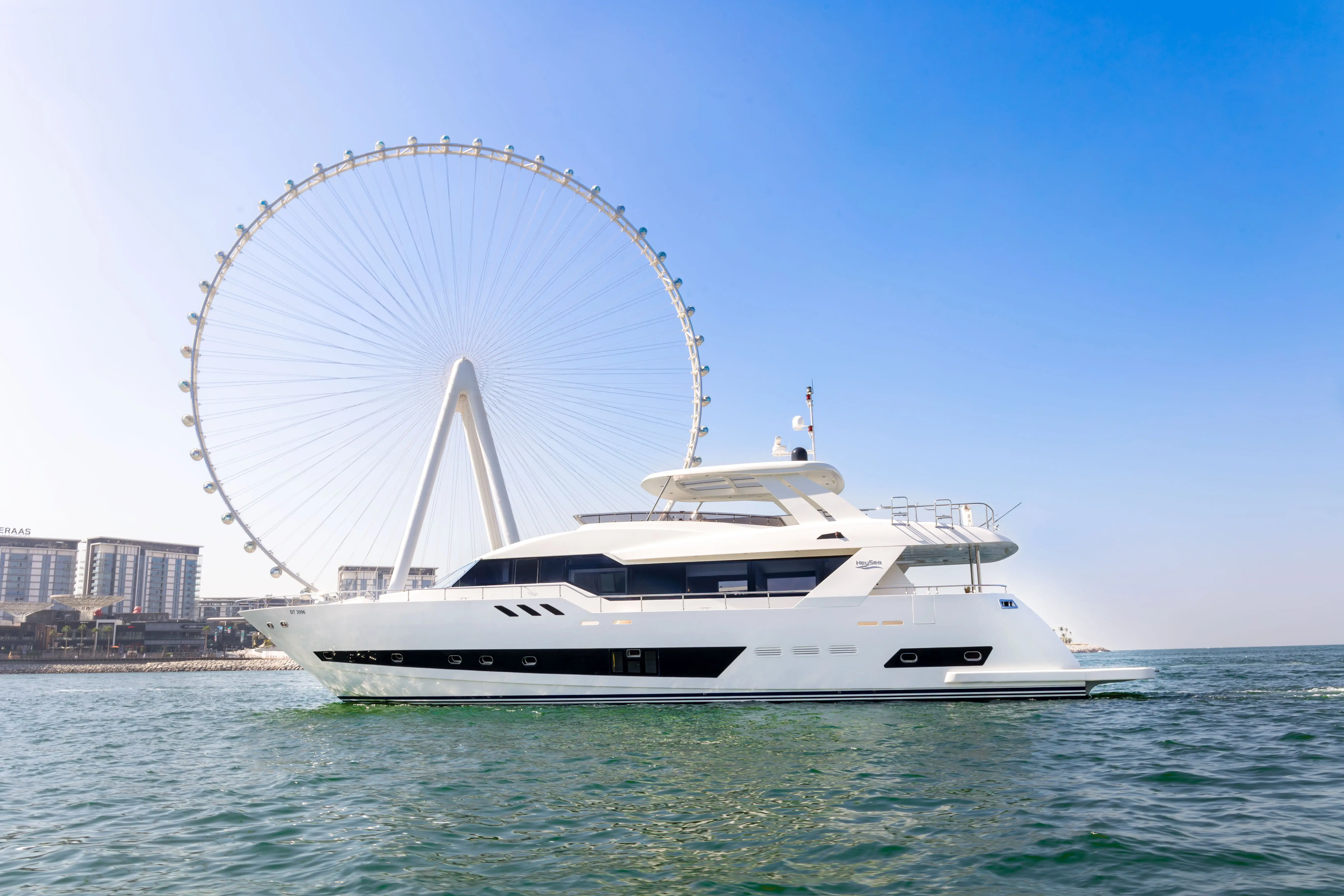 Caliente Luxury Yacht Charter — photo 1 of 13