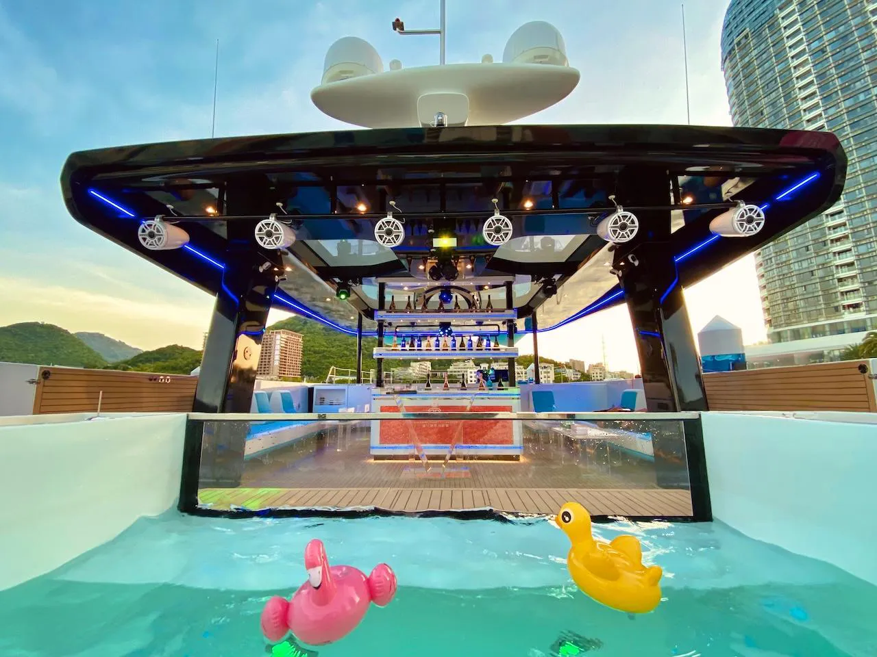 Ozone Luxury Party Yacht Charter — photo 7 of 11