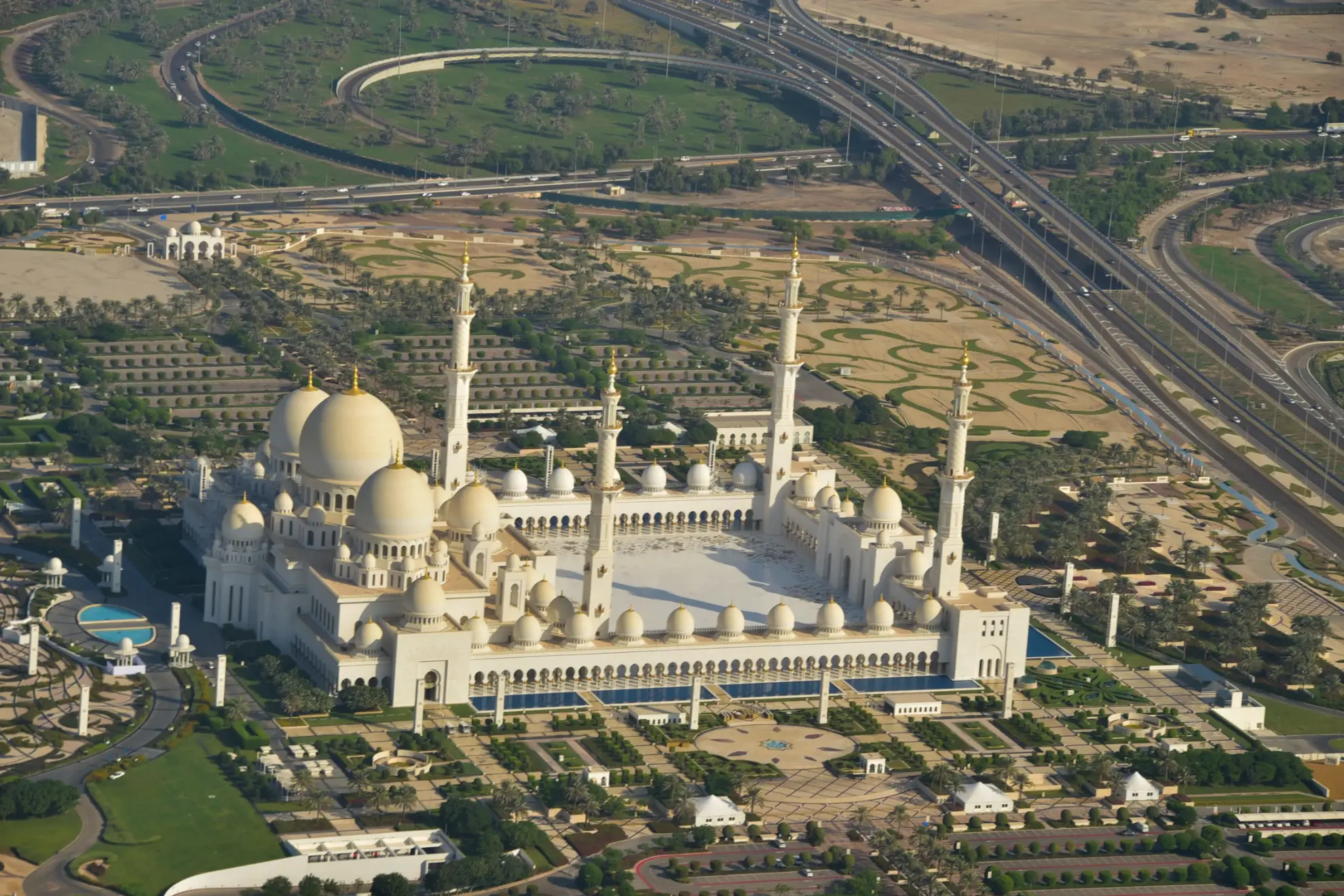 Abu Dhabi Helicopter Tour — photo 4 of 11
