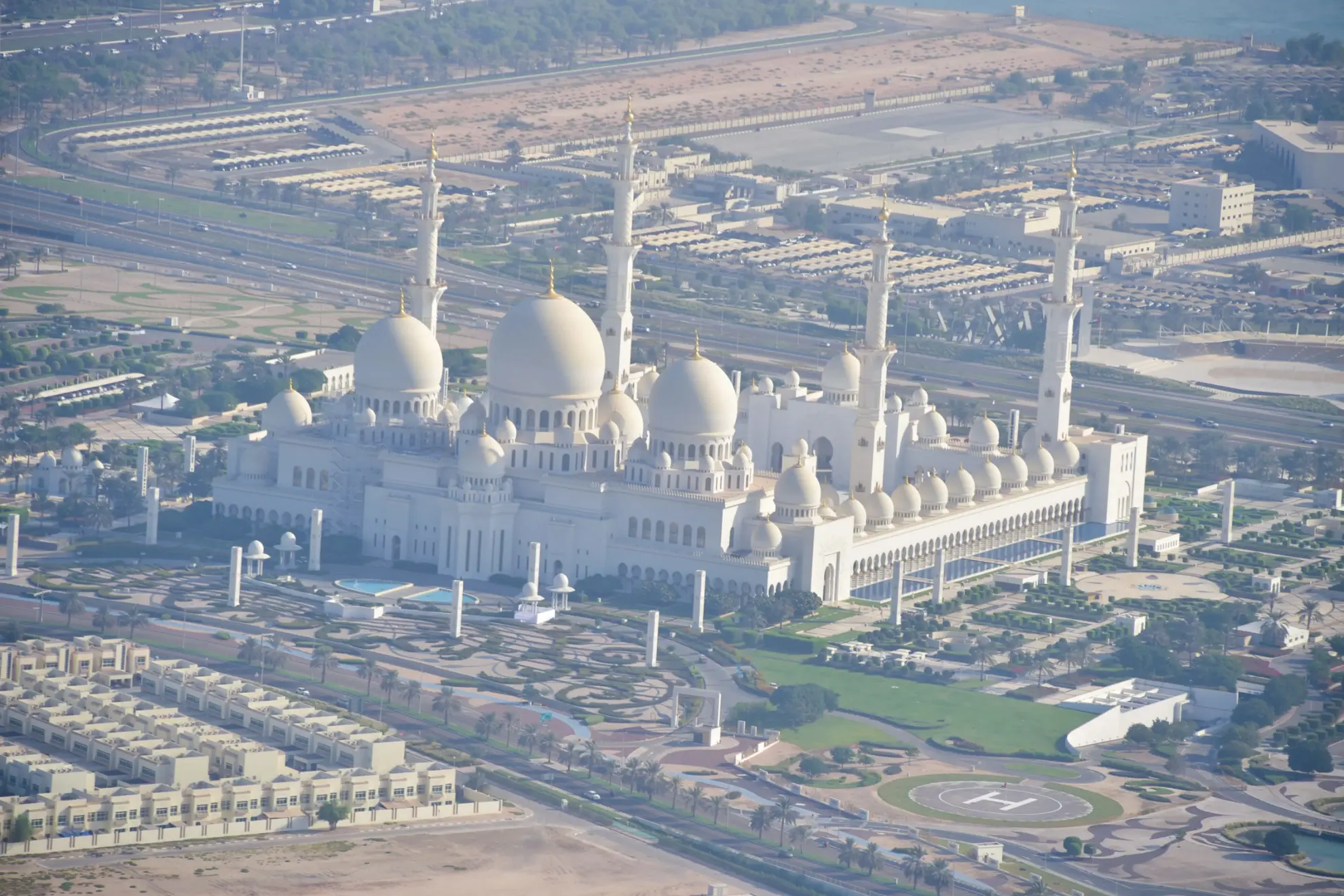 Abu Dhabi Helicopter Tour — photo 5 of 11