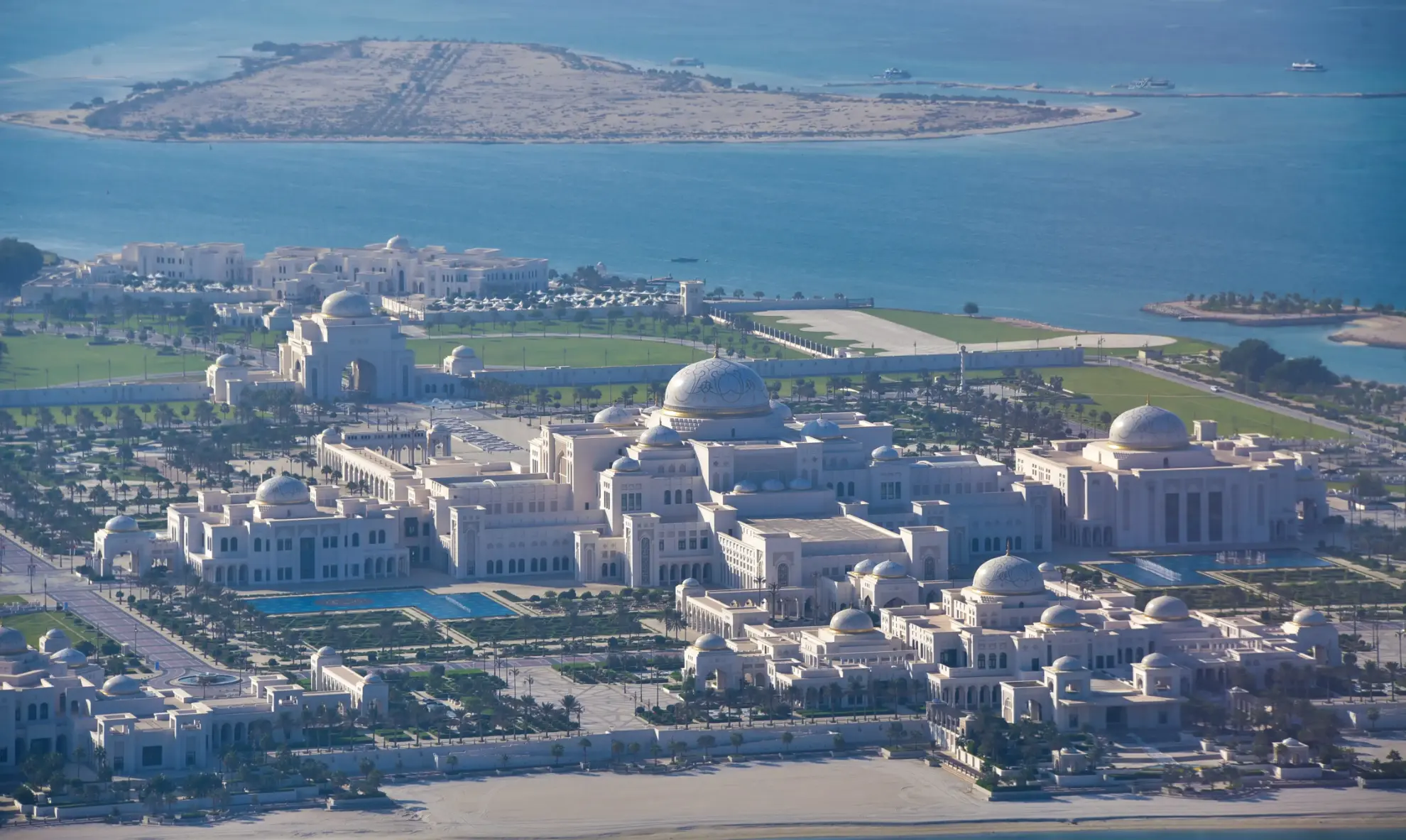 Abu Dhabi Helicopter Tour — photo 9 of 11