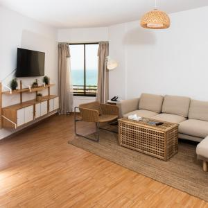 BM Beach Hotel — photo 13 of 14