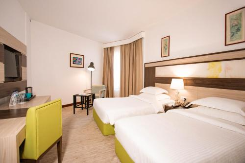 BM Beach Hotel — photo 3 of 14