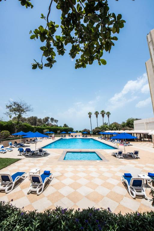BM Beach Hotel — photo 6 of 14
