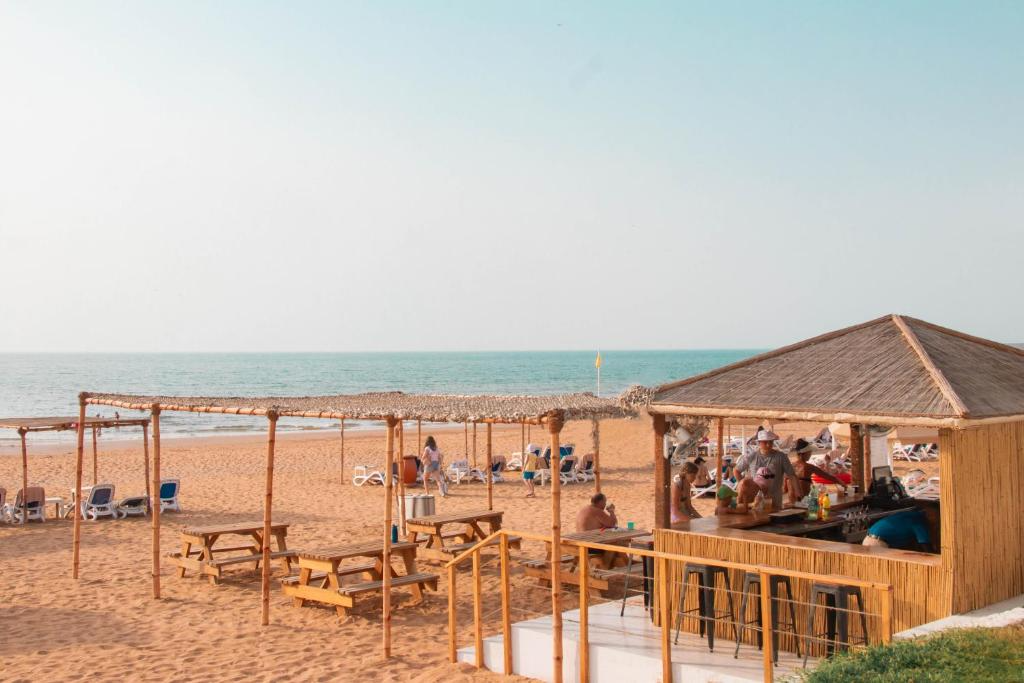 BM Beach Hotel — photo 9 of 14