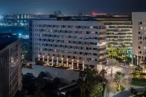 Staybridge Suites Abu Dhabi Yas Island — photo 1 of 14