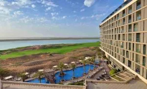Centro Yas Island by Rotana — photo 9 of 14