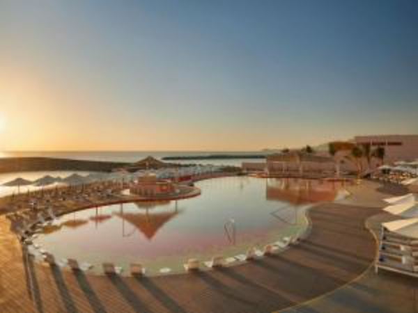 Fairmont Fujairah Beach Resort — photo 12 of 14