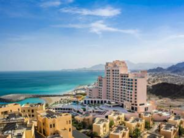Fairmont Fujairah Beach Resort — photo 8 of 14