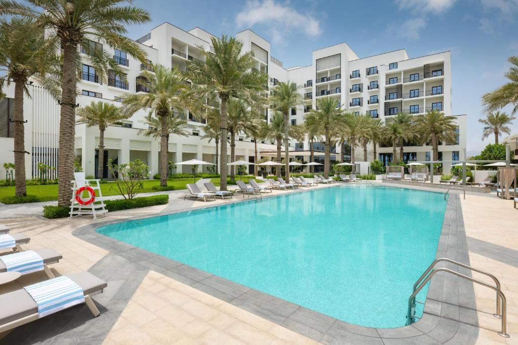 Palace Beach Resort Fujairah — book with Flyout Tours