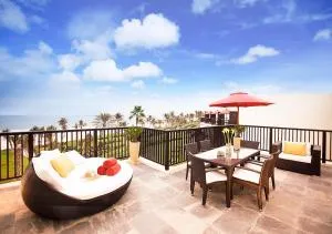 JA Palm Tree Court — photo 4 of 5