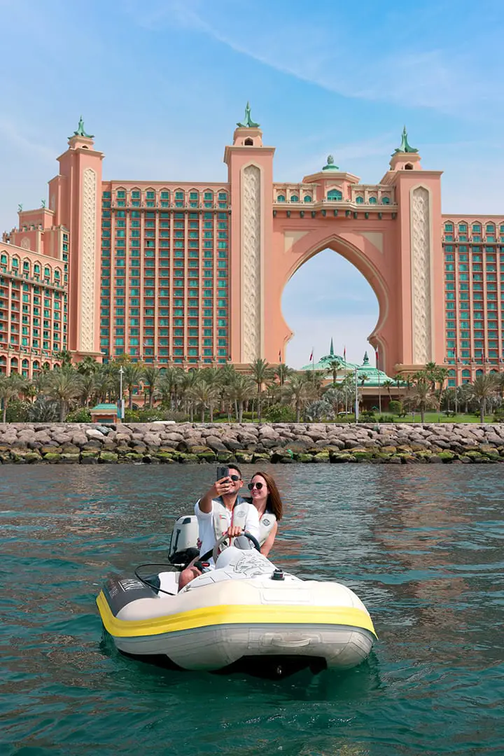 Dubai Harbour Signature Boat Tour — photo 5 of 6