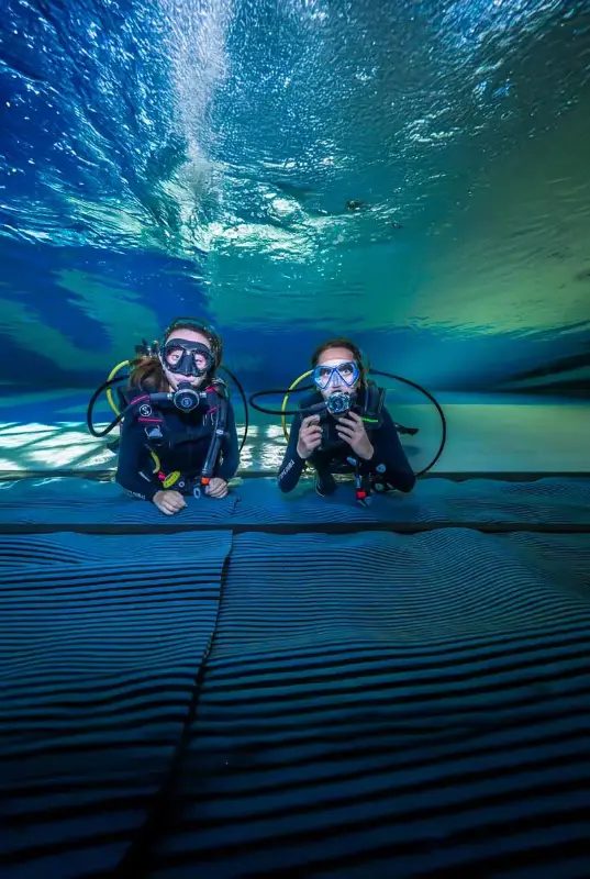 Deep Dive Dubai Scuba Dive Experience — photo 3 of 10