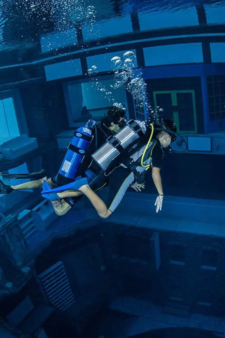 Deep Dive Dubai Scuba Dive Experience — photo 6 of 10