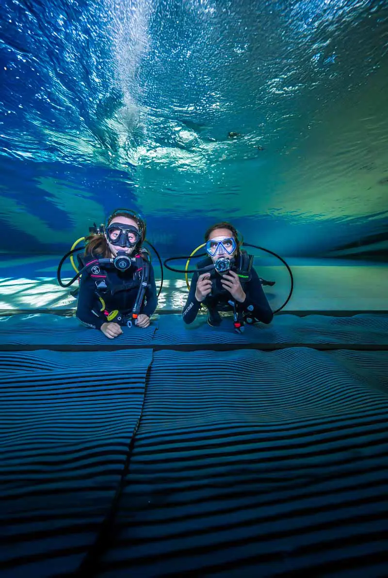 Deep Dive Dubai Scuba Dive Experience — photo 7 of 10
