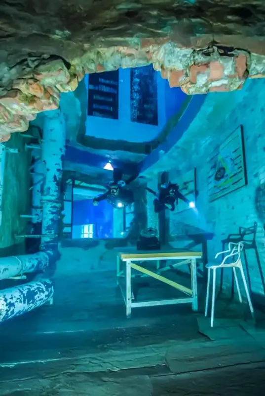 Deep Dive Dubai Scuba Dive Experience — photo 9 of 10