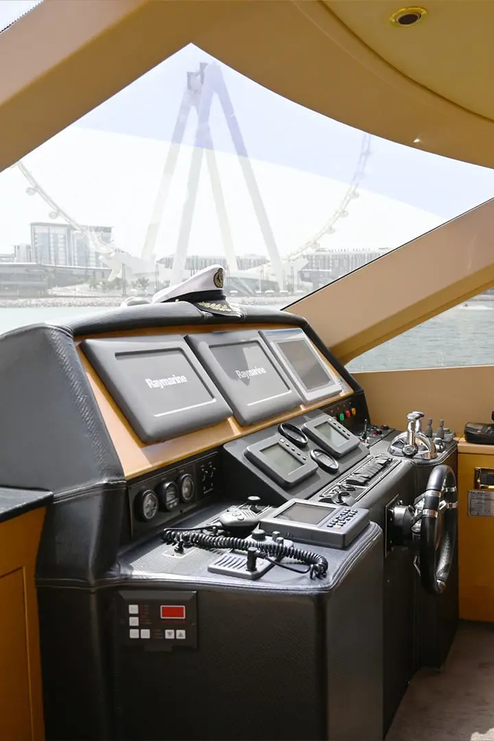 Royal Star Yacht 80ft Imagine — Dubai tour experience with Flyout Tours